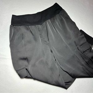 Vince Camuto Satin Jogger Size Medium